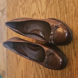 Born Alyssa Wing Tip Leather Brown Block Heels Pumps  - womens size 8